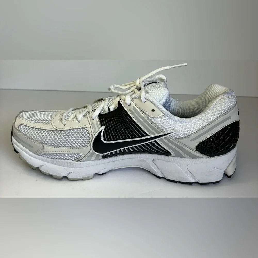 Nike Zoom Vomero 5 White/ Black Men’s Shoes - Picture 6 of 11